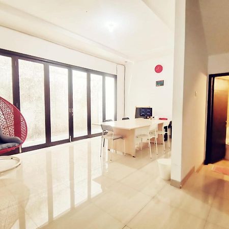 4-Bedroom Home In South Jakarta Nuansa Swadarma Residence By Le Ciel Hospitality Eksteriør billede
