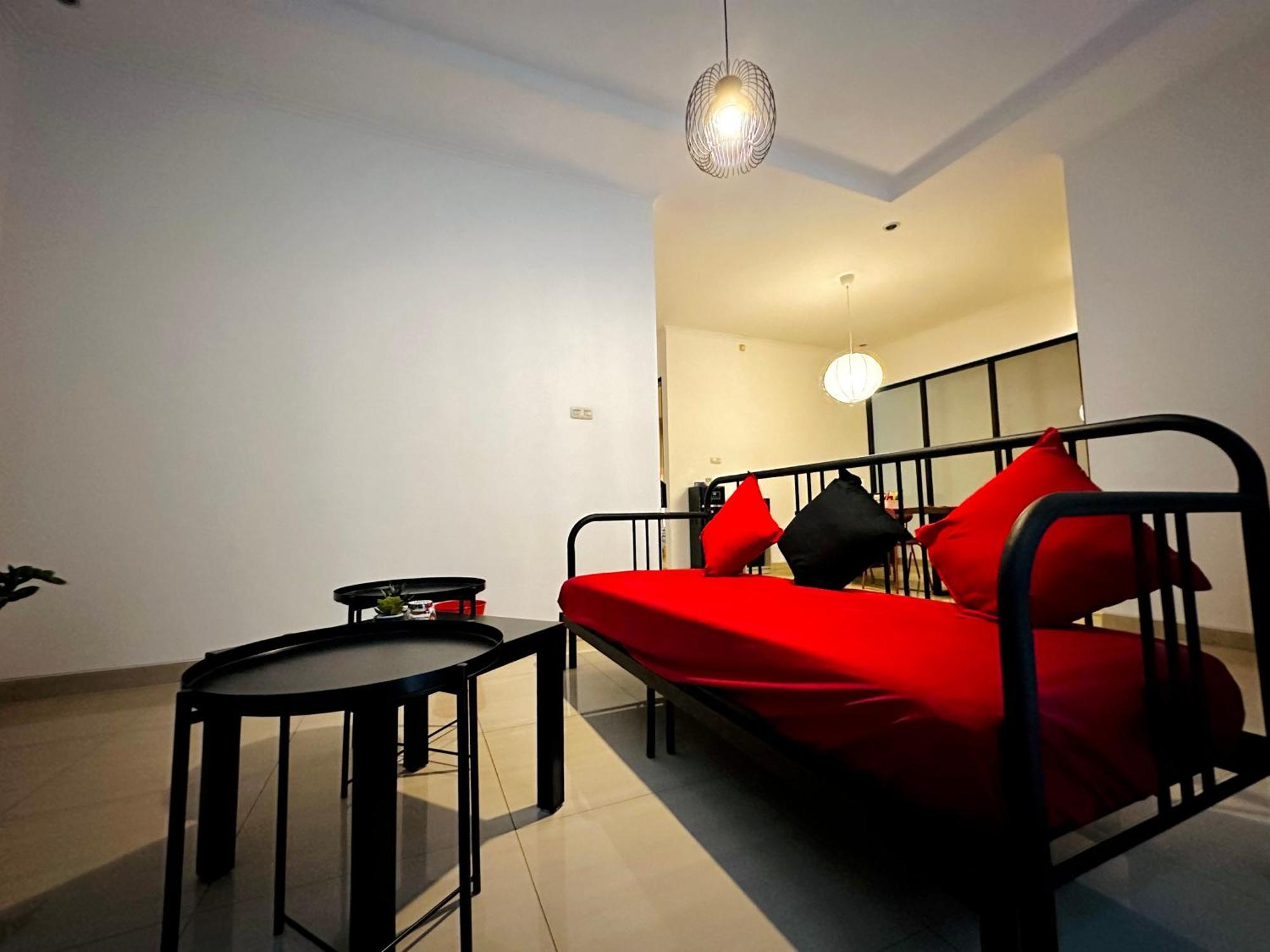 4-Bedroom Home In South Jakarta Nuansa Swadarma Residence By Le Ciel Hospitality Eksteriør billede