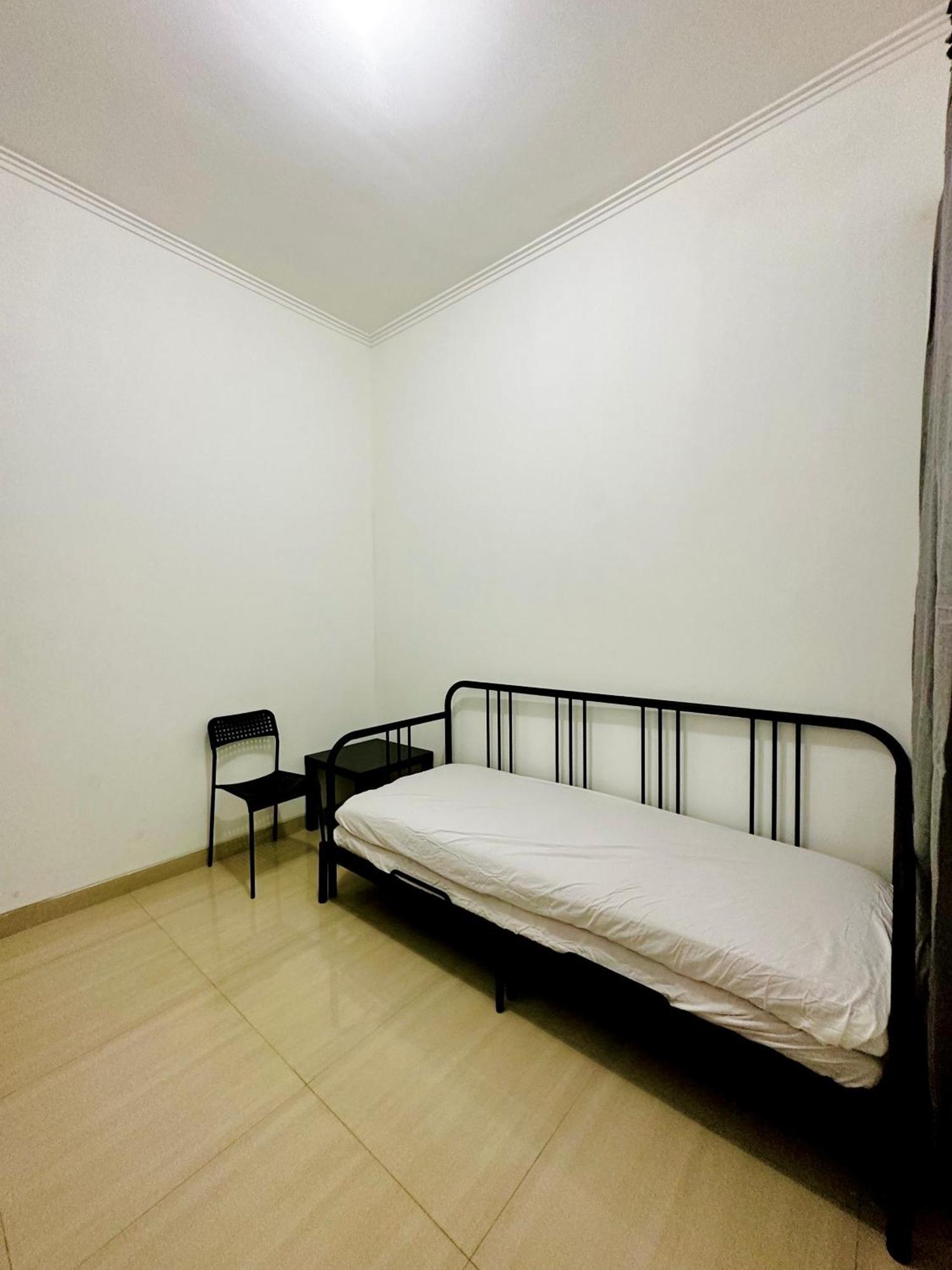 4-Bedroom Home In South Jakarta Nuansa Swadarma Residence By Le Ciel Hospitality Eksteriør billede