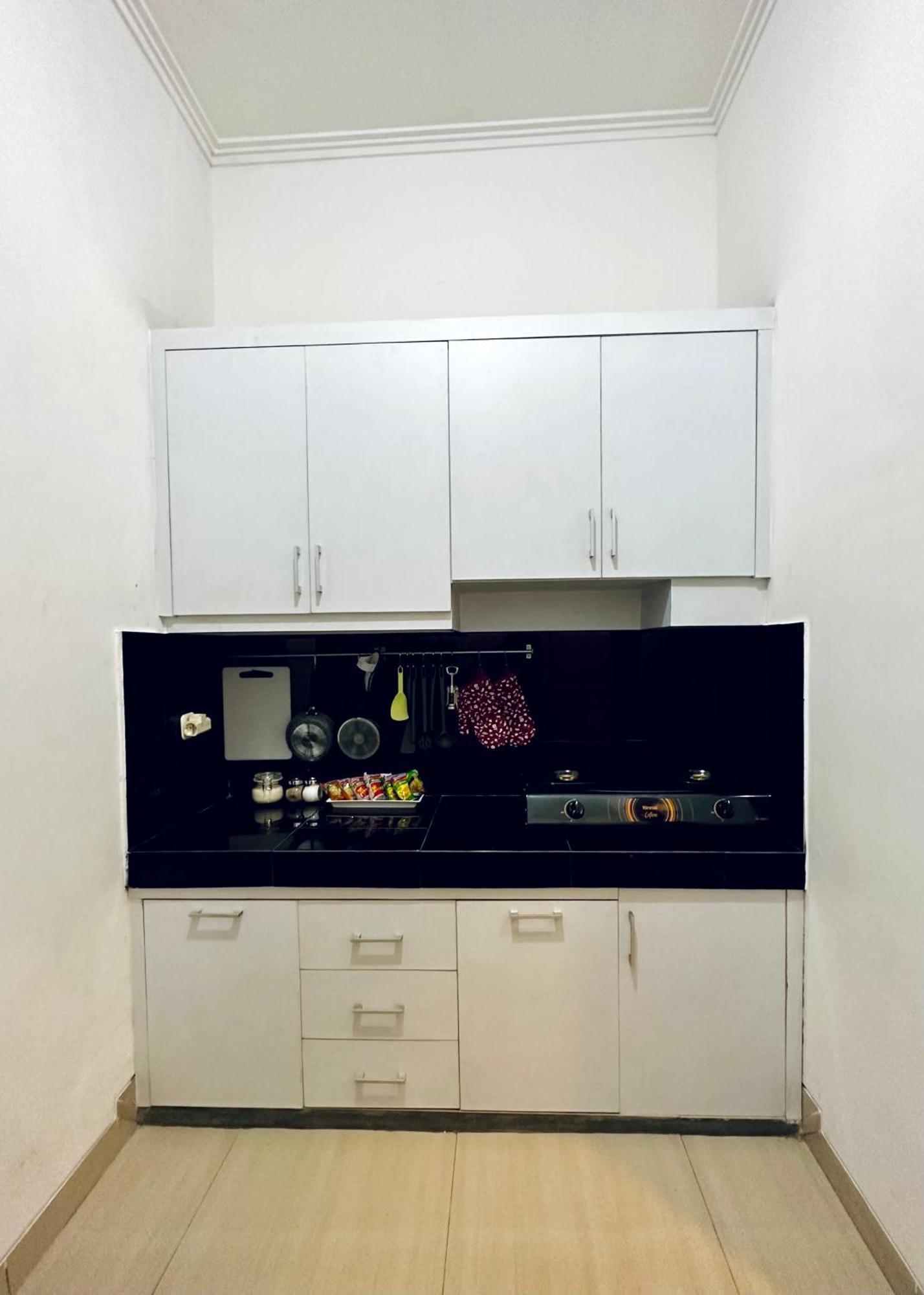4-Bedroom Home In South Jakarta Nuansa Swadarma Residence By Le Ciel Hospitality Eksteriør billede