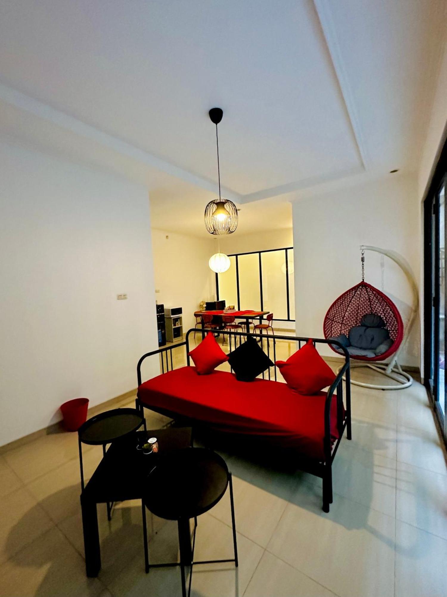 4-Bedroom Home In South Jakarta Nuansa Swadarma Residence By Le Ciel Hospitality Eksteriør billede